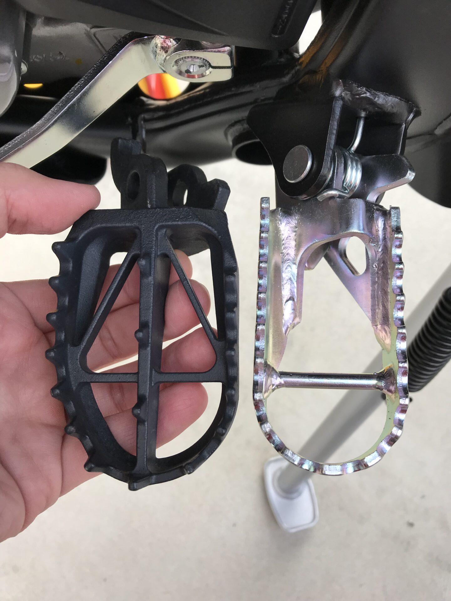 使って良かった「ワイドステップ／ワイドフットペグ」のススメ - 猫でも分かるバイクの乗りかた